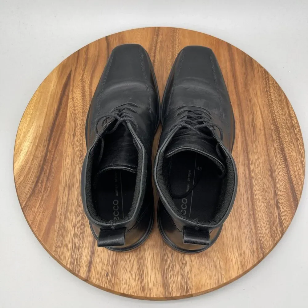 ECCO Minneapolis Boots Mens Size 11 Black Leather Bike Toe Chukka Casual Comfort